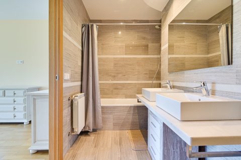 Dom w Platja D'aro, Girona, Hiszpania 4 sypialnie, 447 mkw. nr 166284 – zdjęcie 27