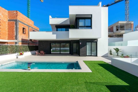 Villa till salu Alicante, Spanien 3 sovrum, 136 kvm. Nr. 77056 - foto 20