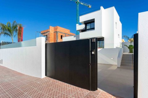 Villa till salu Alicante, Spanien 3 sovrum, 136 kvm. Nr. 77056 - foto 23
