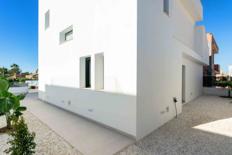 Villa till salu Alicante, Spanien 3 sovrum, 136 kvm. Nr. 77056 - foto 22