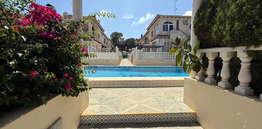 Bungalow à Torrevieja, Alicante, Espagne 2 chambres, 54 m2 No. 194177