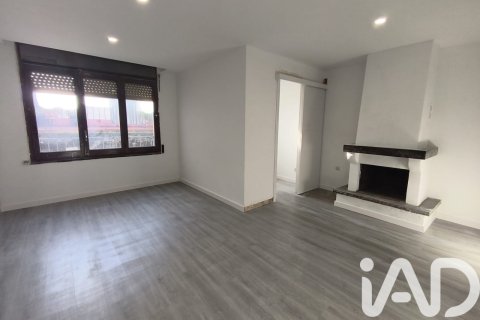 Huoneisto myytävänä El Vendrell, Tarragona, Espanja, 3 makuuhuonetta, 106 m2 No. 185122 - kuva 3