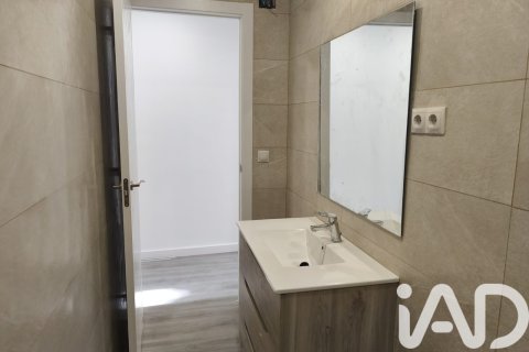 Huoneisto myytävänä El Vendrell, Tarragona, Espanja, 3 makuuhuonetta, 106 m2 No. 185122 - kuva 17