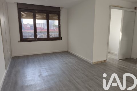 Huoneisto myytävänä El Vendrell, Tarragona, Espanja, 3 makuuhuonetta, 106 m2 No. 185122 - kuva 4