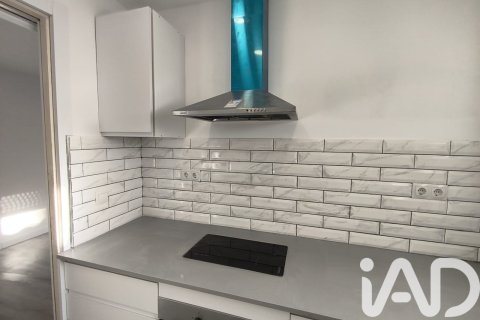 Huoneisto myytävänä El Vendrell, Tarragona, Espanja, 3 makuuhuonetta, 106 m2 No. 185122 - kuva 8