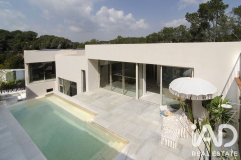 House à Sant Pere de Ribes, Barcelona, Espagne 5 chambres, 300 m2 No. 188112
