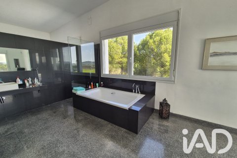 House à vendre à Alburquerque, Badajoz, Espagne, 3 chambres, 465 m2 No. 188114 - photo 28