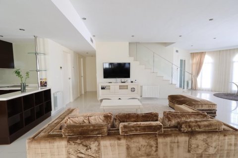 Apartment à vendre à Dona Pepa, Alicante, Espagne, 3 chambres, 358 m2 No. 165405 - photo 16