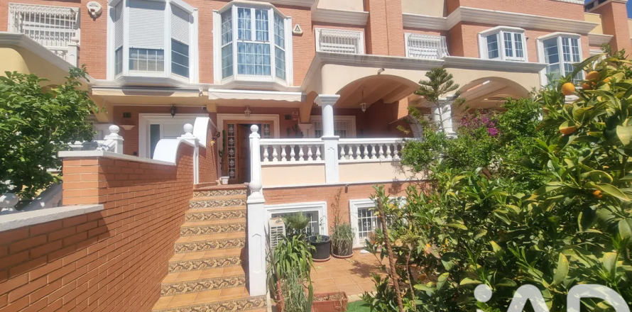 Radhus i Almeria, Spanien 4 sovrum, 228 kvm. Nr. 172490