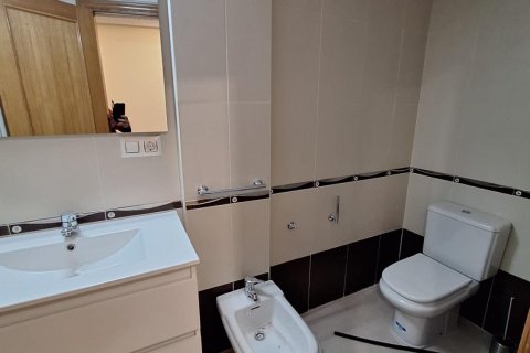 Apartament w Torrevieja, Alicante, Hiszpania 3 sypialnie, 130 mkw. nr 168781 – zdjęcie 7