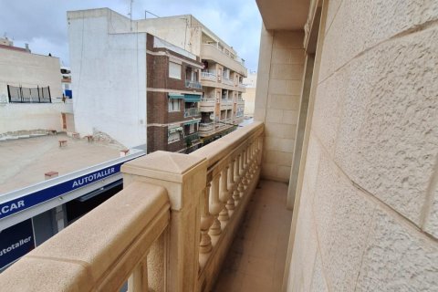 Apartament w Torrevieja, Alicante, Hiszpania 3 sypialnie, 130 mkw. nr 168781 – zdjęcie 3