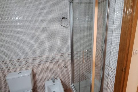 Apartament w Torrevieja, Alicante, Hiszpania 3 sypialnie, 130 mkw. nr 168781 – zdjęcie 17