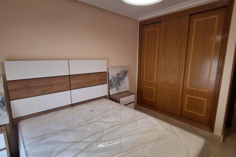 Apartament w Torrevieja, Alicante, Hiszpania 3 sypialnie, 130 mkw. nr 168781 – zdjęcie 15