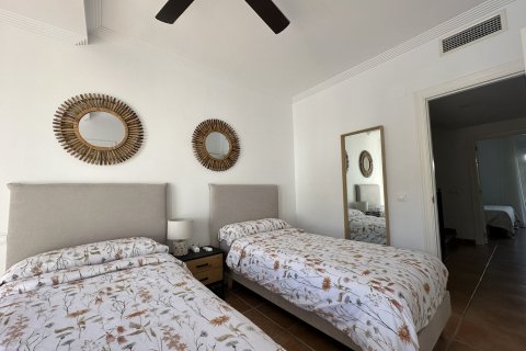 Townhouse for sale in Benahavis, Malaga, Spain 3 bedrooms, 240 sq.m. No. 147345 - photo 19