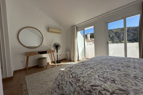 Townhouse for sale in Benahavis, Malaga, Spain 3 bedrooms, 240 sq.m. No. 147345 - photo 18