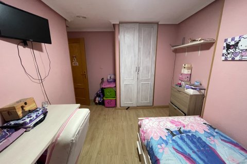 Apartament w Torrevieja, Alicante, Hiszpania 4 sypialnie, 115 mkw. nr 147349 – zdjęcie 12