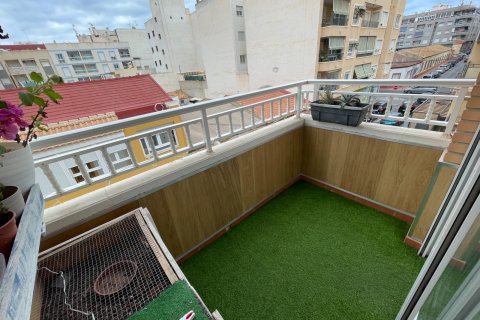 Apartament w Torrevieja, Alicante, Hiszpania 4 sypialnie, 115 mkw. nr 147349 – zdjęcie 2