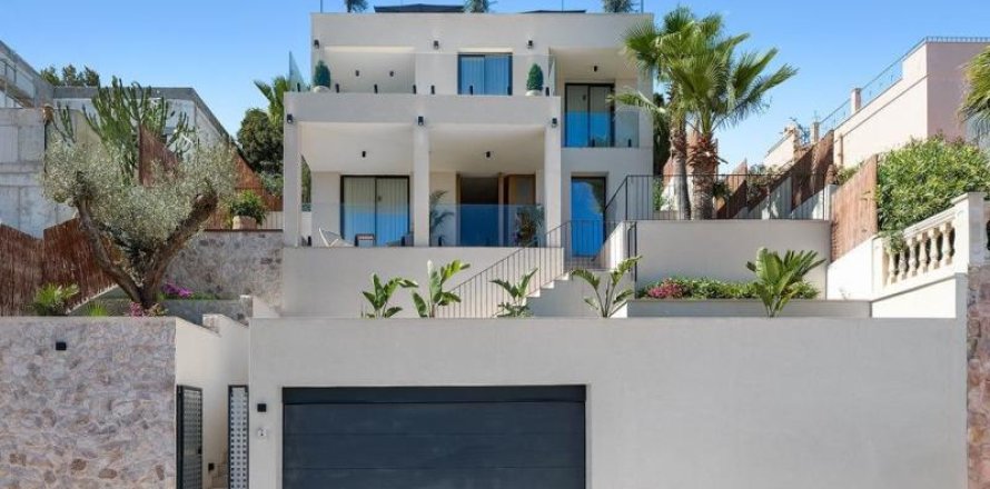 Villa en Nova Santa Ponça, Mallorca, España 3 dormitorios, 360 m2 No. 147344