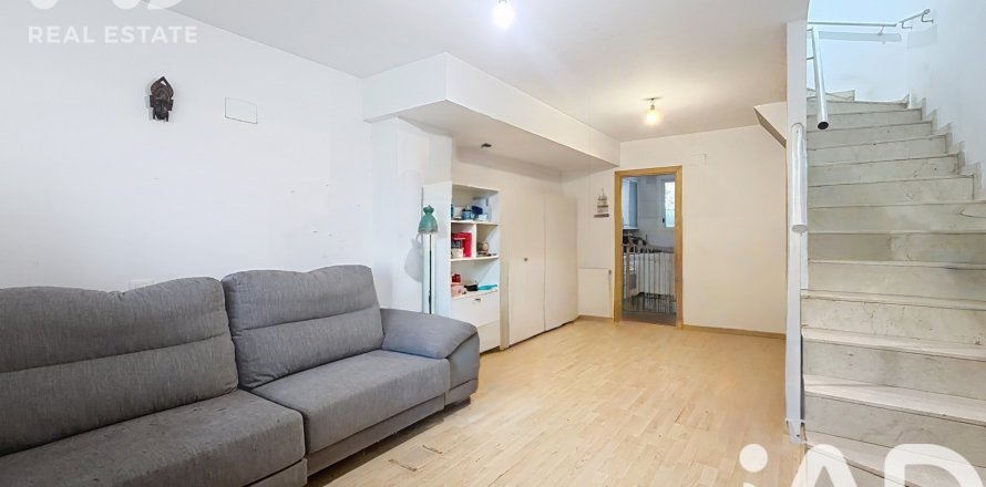 Dvīņu māja Tordera, Barcelona, Spānijā 3 istabas, 84 m2 Nr. 172896