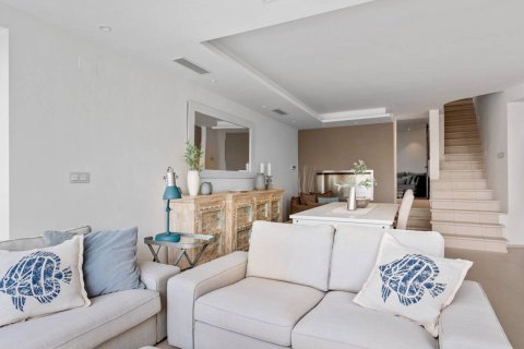 Villa for sale Ciudad Quesada, Alicante, Spain 4 bedrooms, 427 sq.m. No. 135709 - photo 16