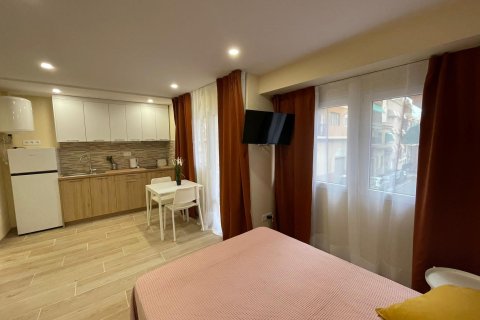 Apartment for sale in Alicante, Spain 3 bedrooms, 60 sq.m. No. 165118 - photo 2