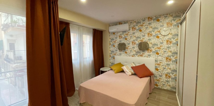 Apartment in Alicante, Spain 3 bedrooms, 60 sq.m. No. 165118