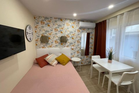 Apartment for sale in Alicante, Spain 3 bedrooms, 60 sq.m. No. 165118 - photo 20