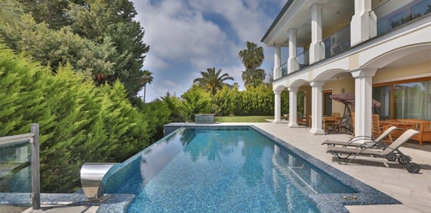 Villa in Santa Ponsa, Mallorca, Spanien 4 Schlafzimmer, 400 m2 Nr. 143979