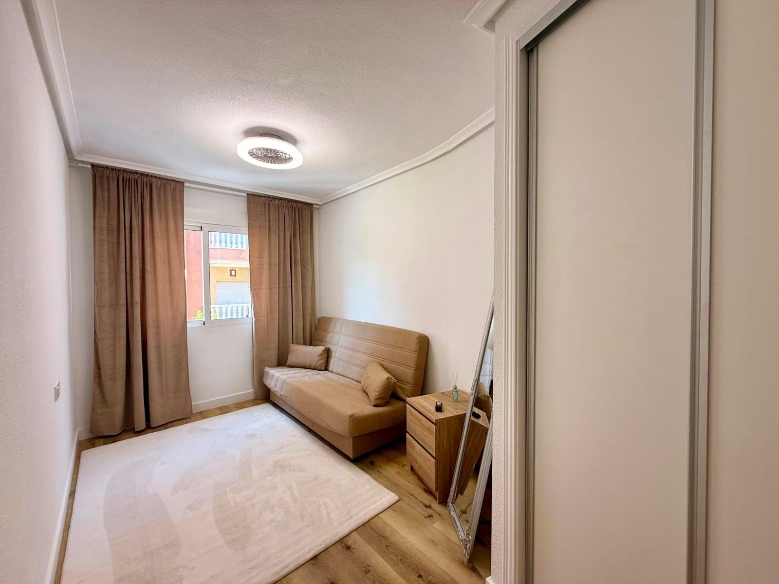 Apartment in Torrevieja, Alicante, Spain 2 bedrooms, 67 sq.m. No. 194954