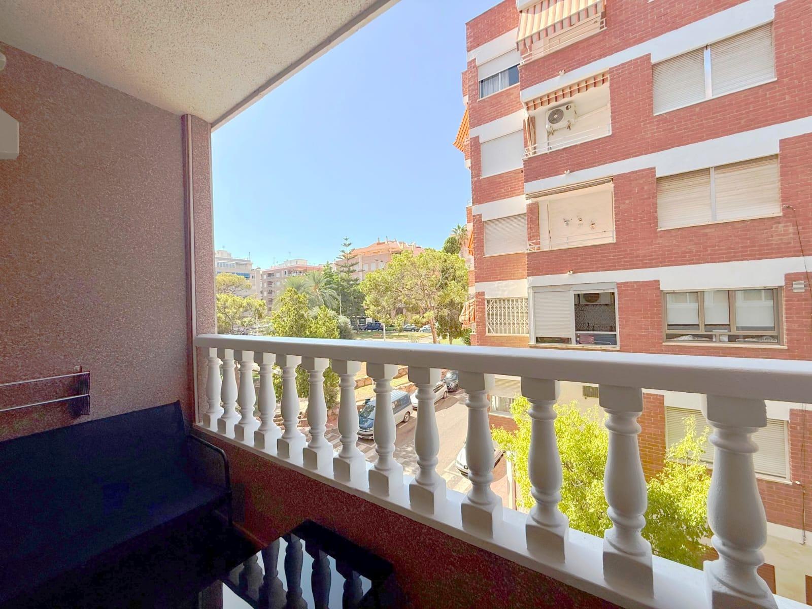 Apartment in Torrevieja, Alicante, Spain 2 bedrooms, 67 sq.m. No. 194954