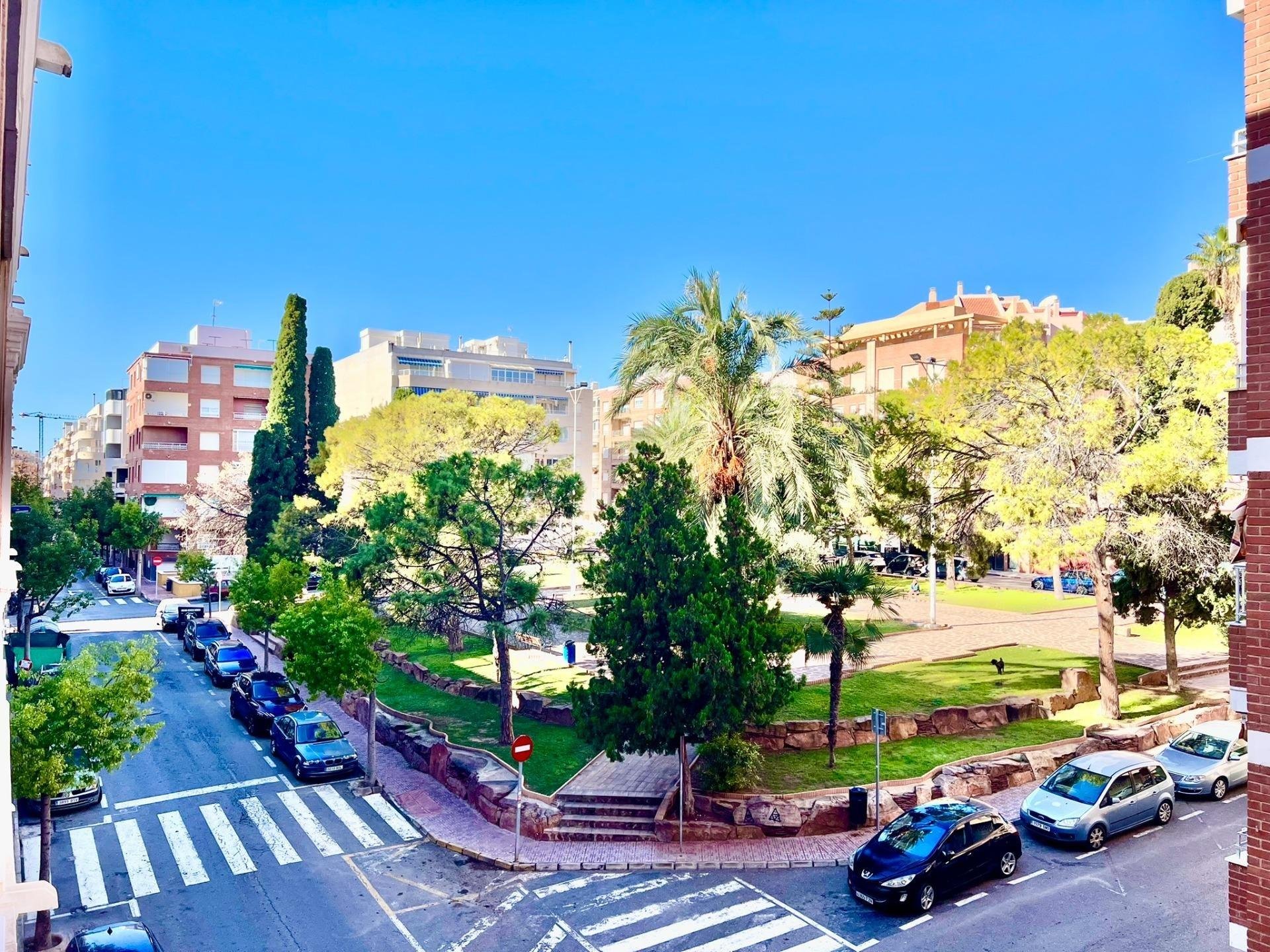 Apartment in Torrevieja, Alicante, Spain 2 bedrooms, 67 sq.m. No. 194954