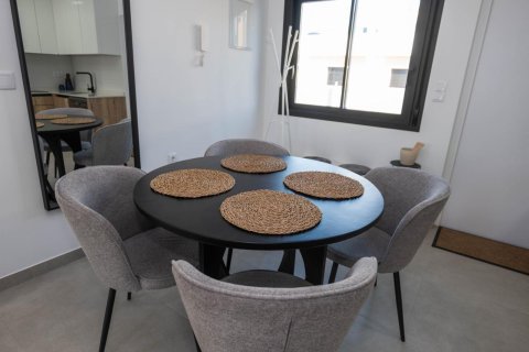 Ático en venta en Pilar de la Horadada, Alicante, España 2 dormitorios, 75 m2 No. 194950 - foto 15