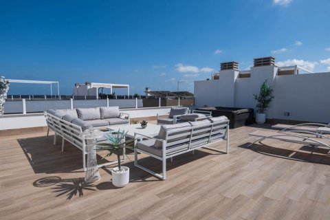 Ático en venta en Pilar de la Horadada, Alicante, España 2 dormitorios, 75 m2 No. 194950 - foto 3