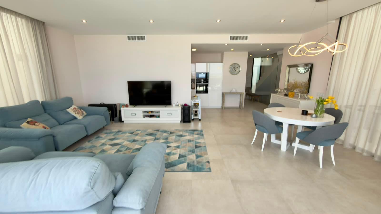 Villa in Calpe, Alicante, Spain 4 bedrooms, 367 sq.m. No. 194955