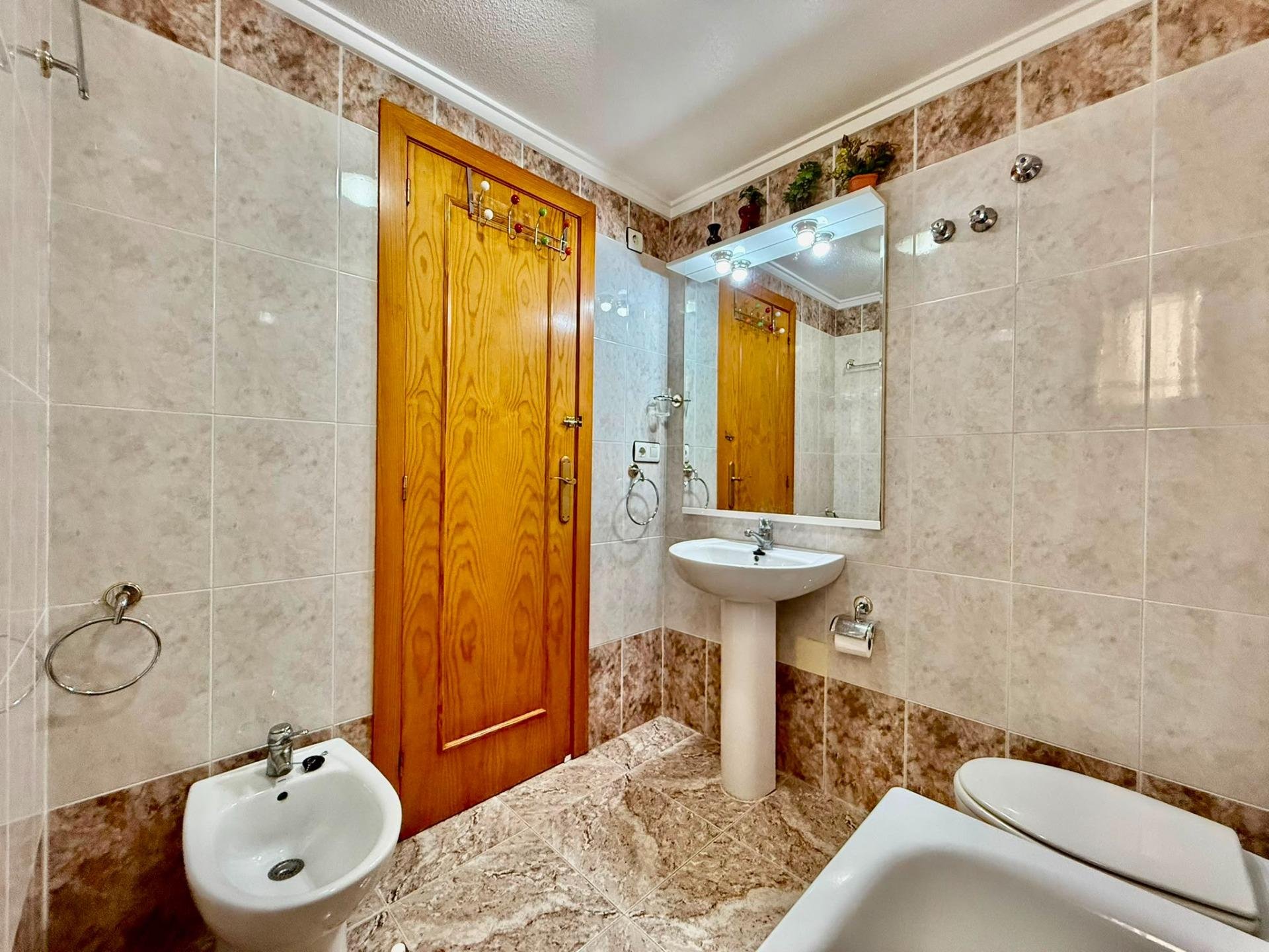 Appartamento a Torrevieja, Alicante, Spagna 2 camere da letto, 66 mq. N° 194949