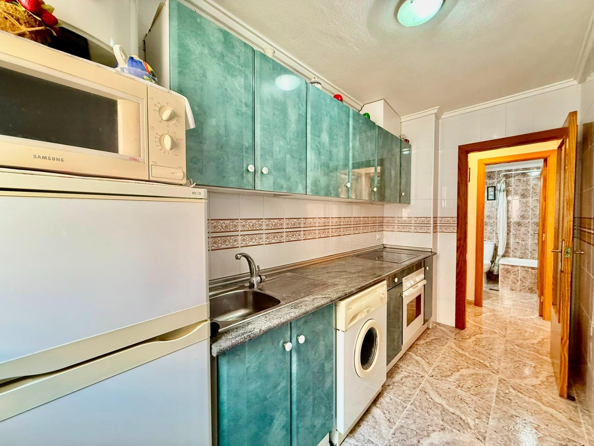 Appartamento a Torrevieja, Alicante, Spagna 2 camere da letto, 66 mq. N° 194949