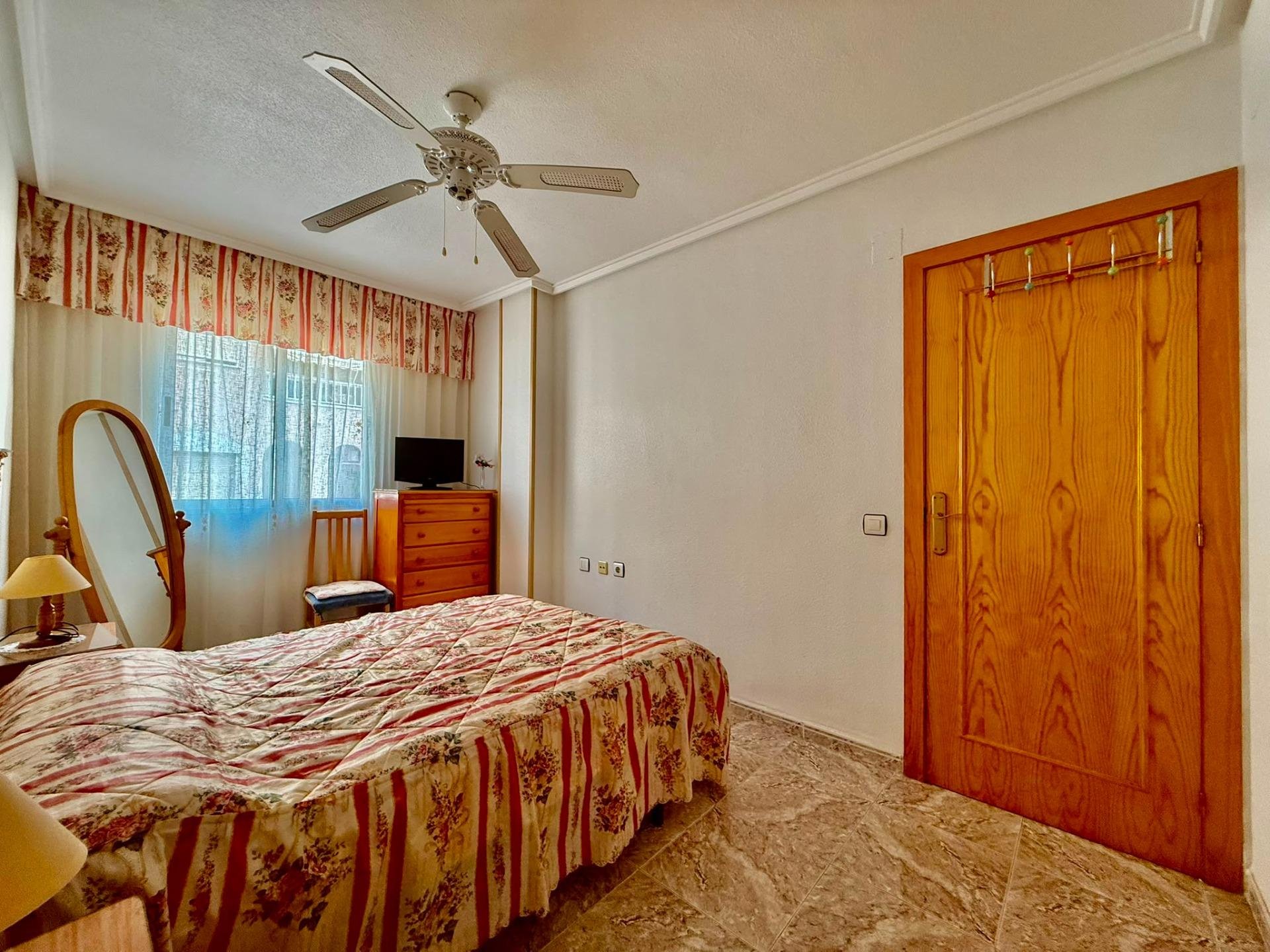 Appartamento a Torrevieja, Alicante, Spagna 2 camere da letto, 66 mq. N° 194949
