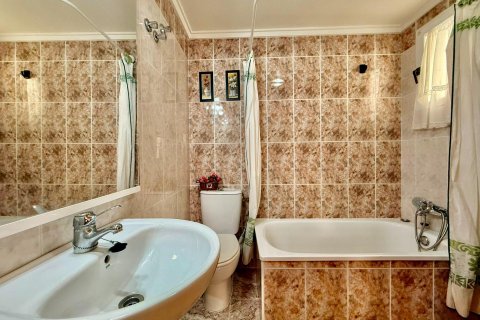 Apartament w Torrevieja, Alicante, Hiszpania 2 sypialnie, 66 mkw. nr 194949 – zdjęcie 20
