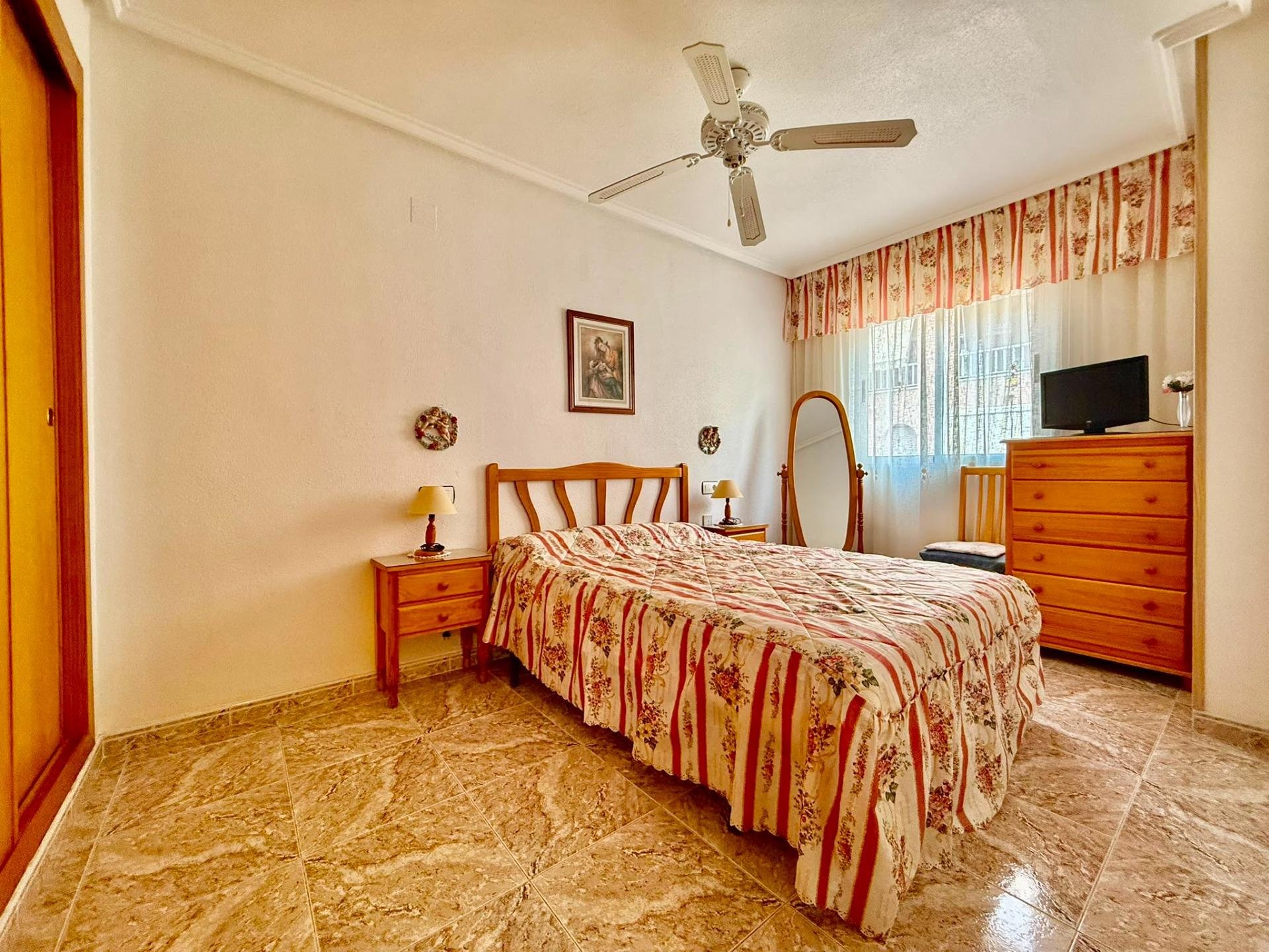 Appartamento a Torrevieja, Alicante, Spagna 2 camere da letto, 66 mq. N° 194949