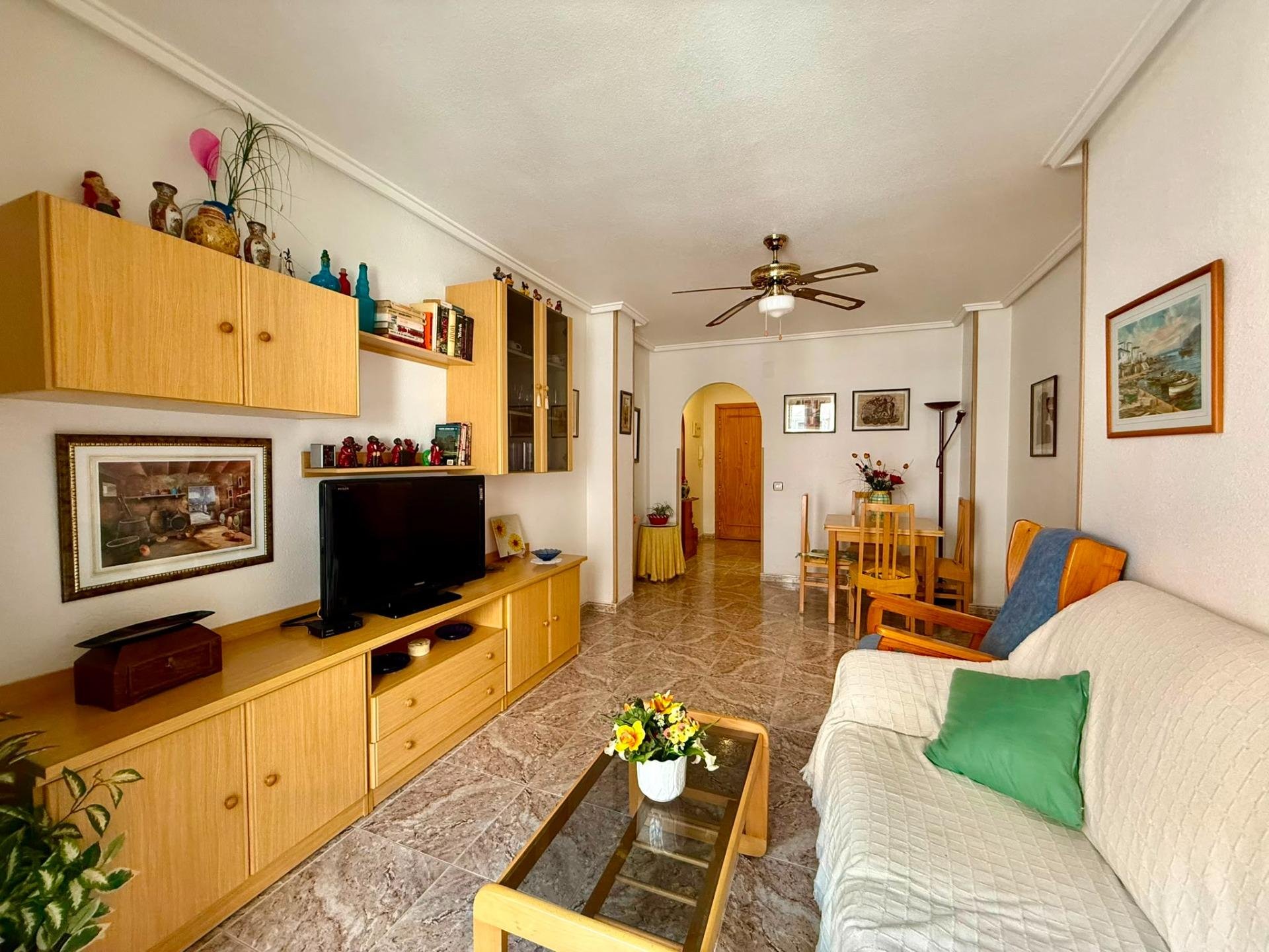 Appartamento a Torrevieja, Alicante, Spagna 2 camere da letto, 66 mq. N° 194949