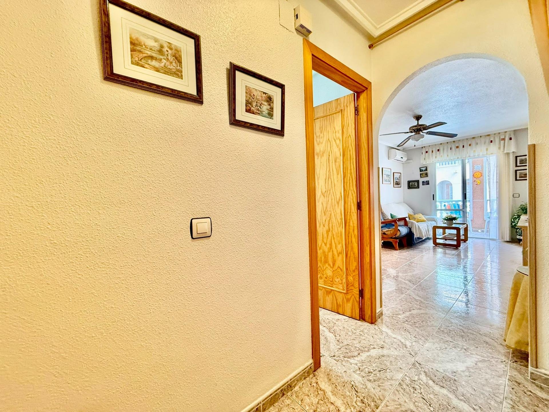 Appartamento a Torrevieja, Alicante, Spagna 2 camere da letto, 66 mq. N° 194949
