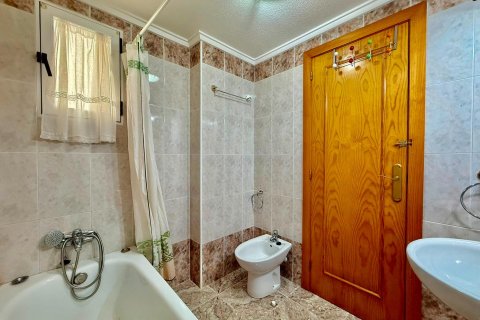 Apartament w Torrevieja, Alicante, Hiszpania 2 sypialnie, 66 mkw. nr 194949 – zdjęcie 23
