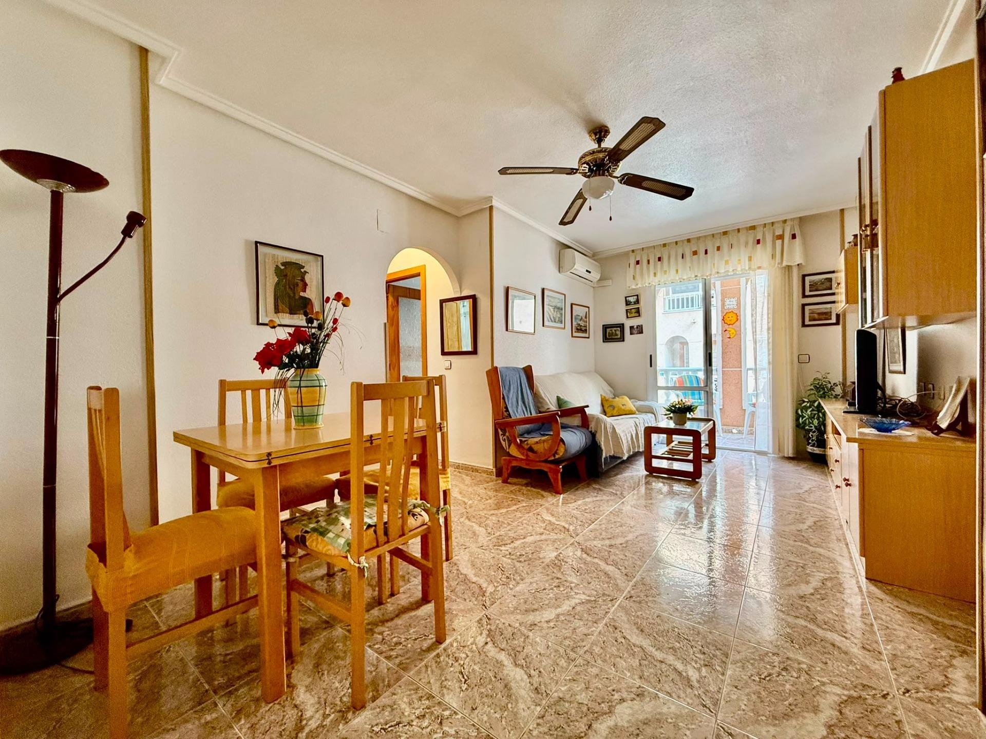 Appartamento a Torrevieja, Alicante, Spagna 2 camere da letto, 66 mq. N° 194949