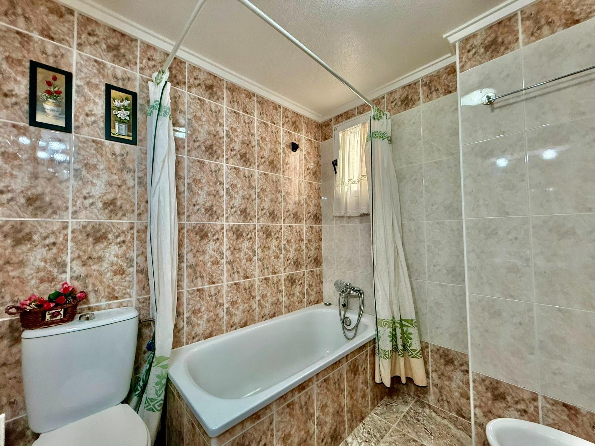 Appartamento a Torrevieja, Alicante, Spagna 2 camere da letto, 66 mq. N° 194949