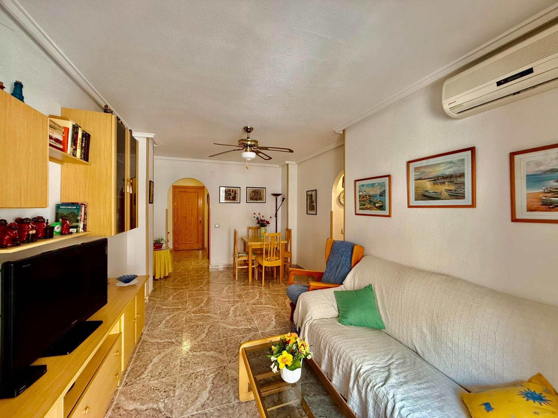 Appartamento a Torrevieja, Alicante, Spagna 2 camere da letto, 66 mq. N° 194949