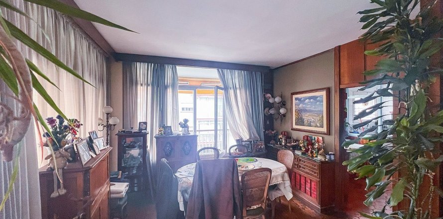 Apartment Barcelona, Spain 4 bedrooms, 150 sq.m. No. 113254