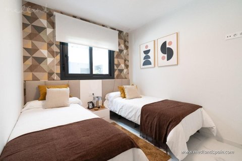 Apartament w Torrevieja, Alicante, Hiszpania 2 sypialnie, 69 mkw. nr 104992 – zdjęcie 9