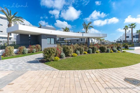 Apartment for sale in Torrevieja, Alicante, Spain 1 bedroom, 55 sq.m. No. 104991 - photo 15