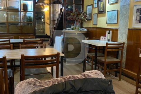 Cafe / restaurant for sale in L'Eixample, Barcelona, Spain 130 sq.m. No. 154899 - photo 2