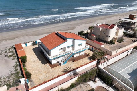 Villa for sale in La Manga del Mar Menor, Murcia, Spain 6 bedrooms, 280 sq.m. No. 161520 - photo 1